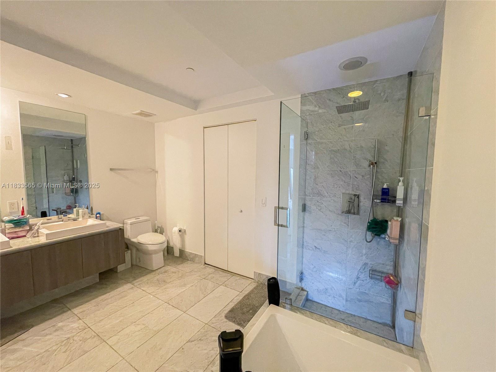 801 SMA RESIDENCES CONDO - Residential