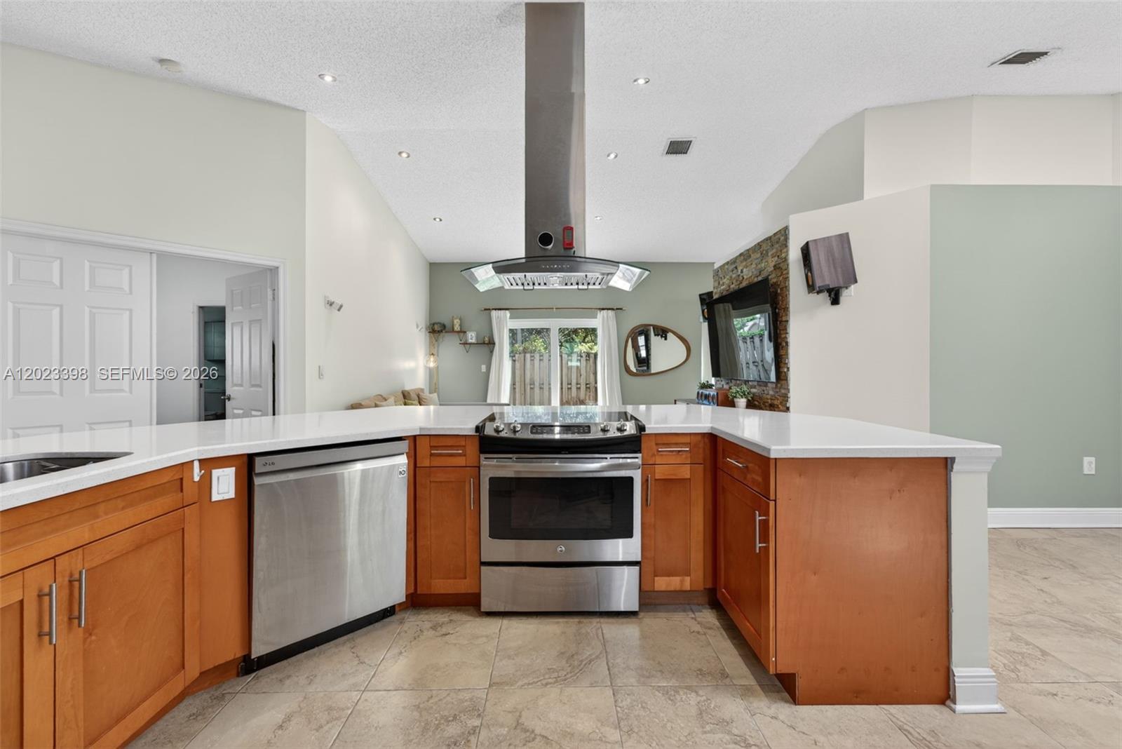 OAK CREEK - Residential