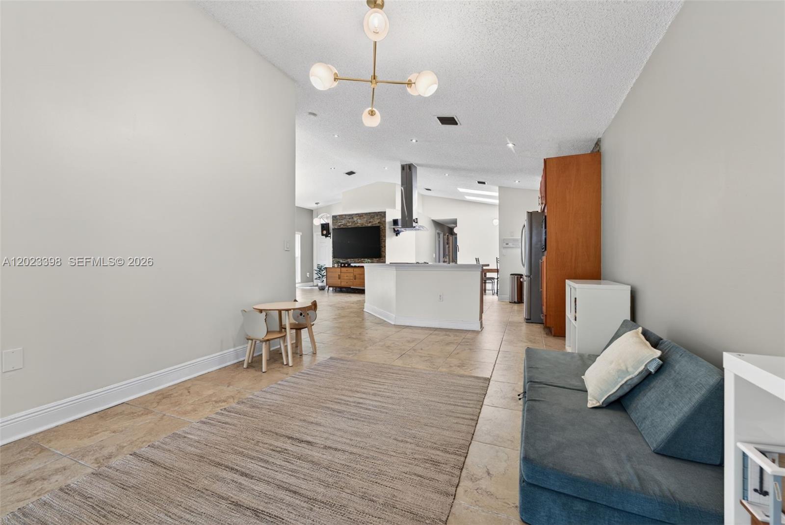 OAK CREEK - Residential