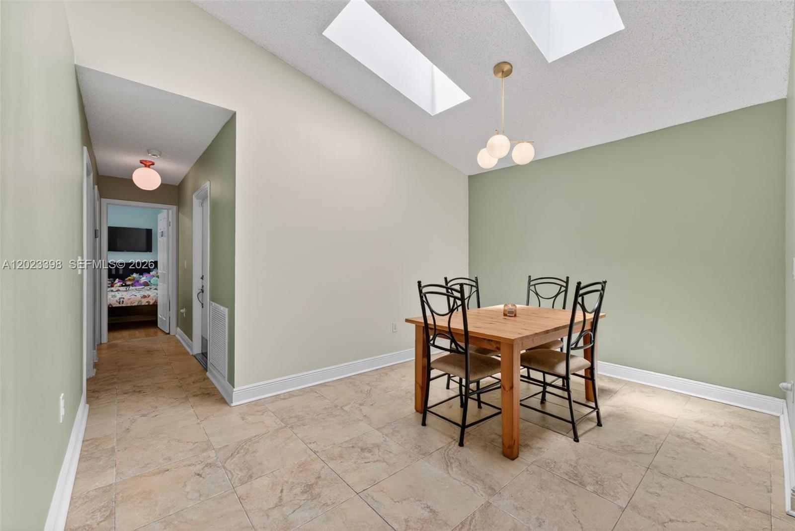 OAK CREEK - Residential