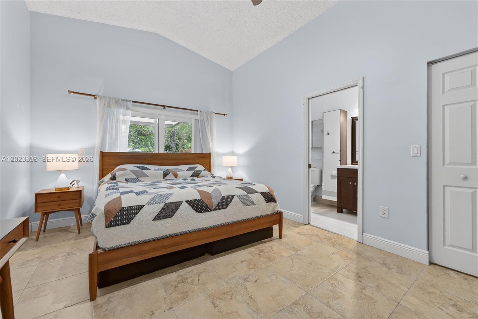 OAK CREEK - Residential
