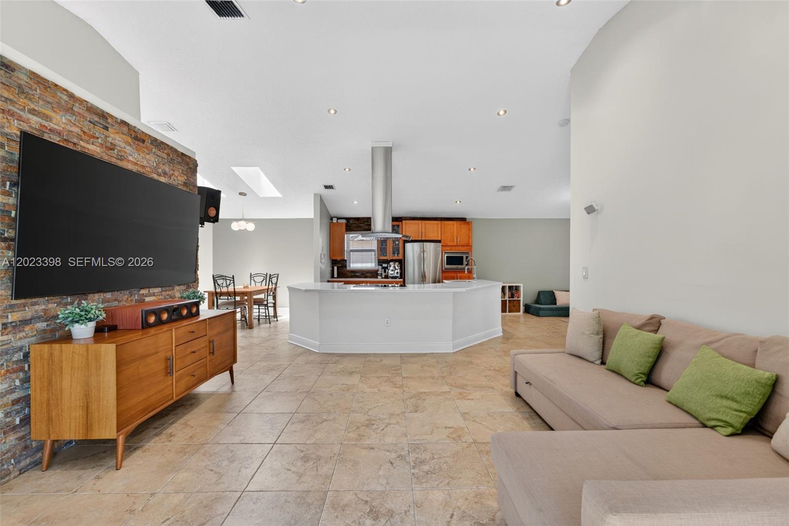 OAK CREEK - Residential