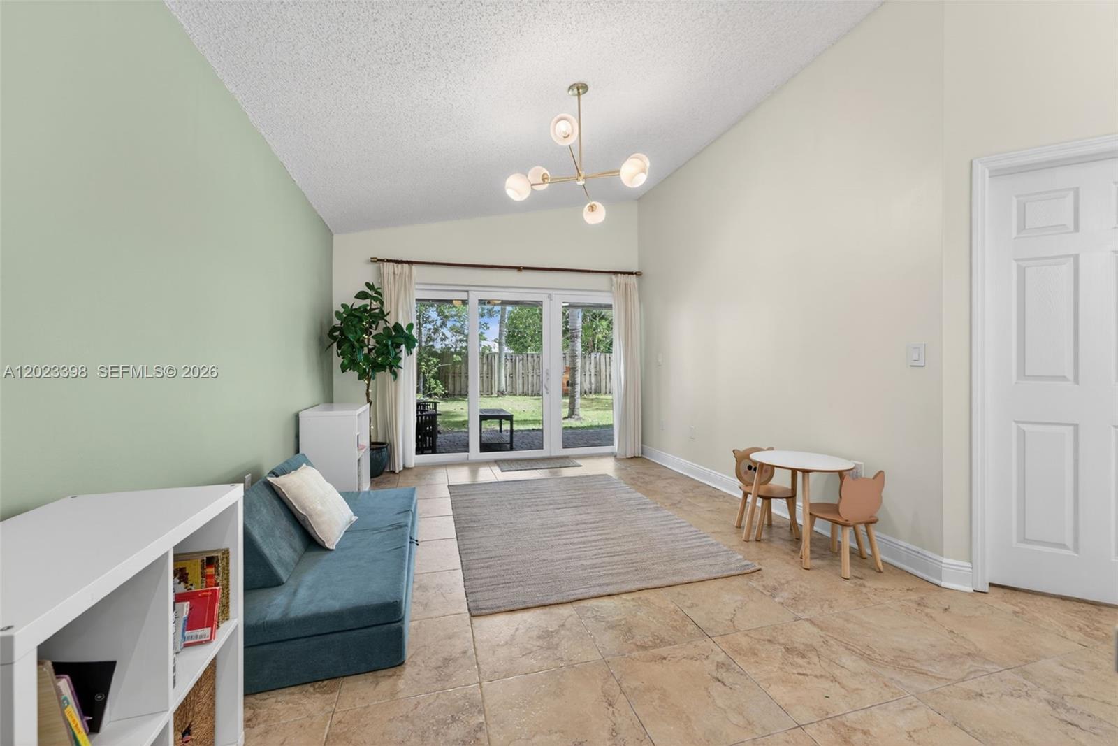 OAK CREEK - Residential