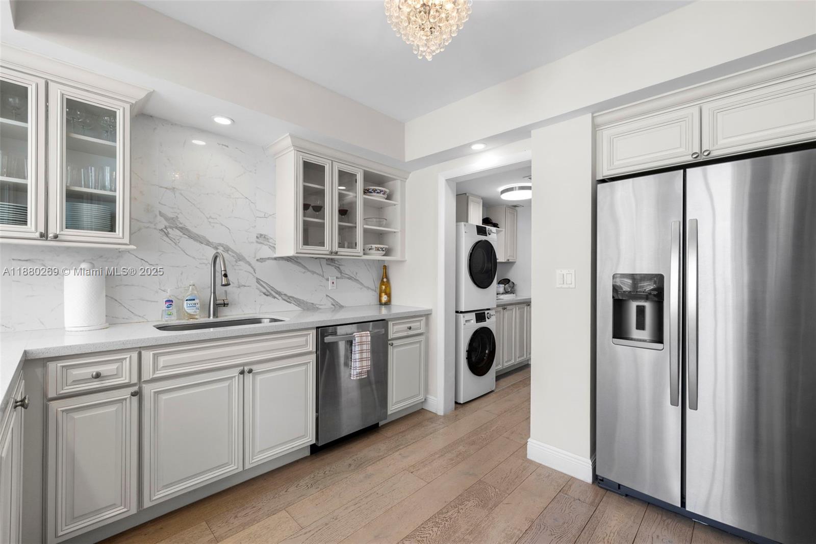 FIFTY SIX-SIXTY COLLINS A - Residential