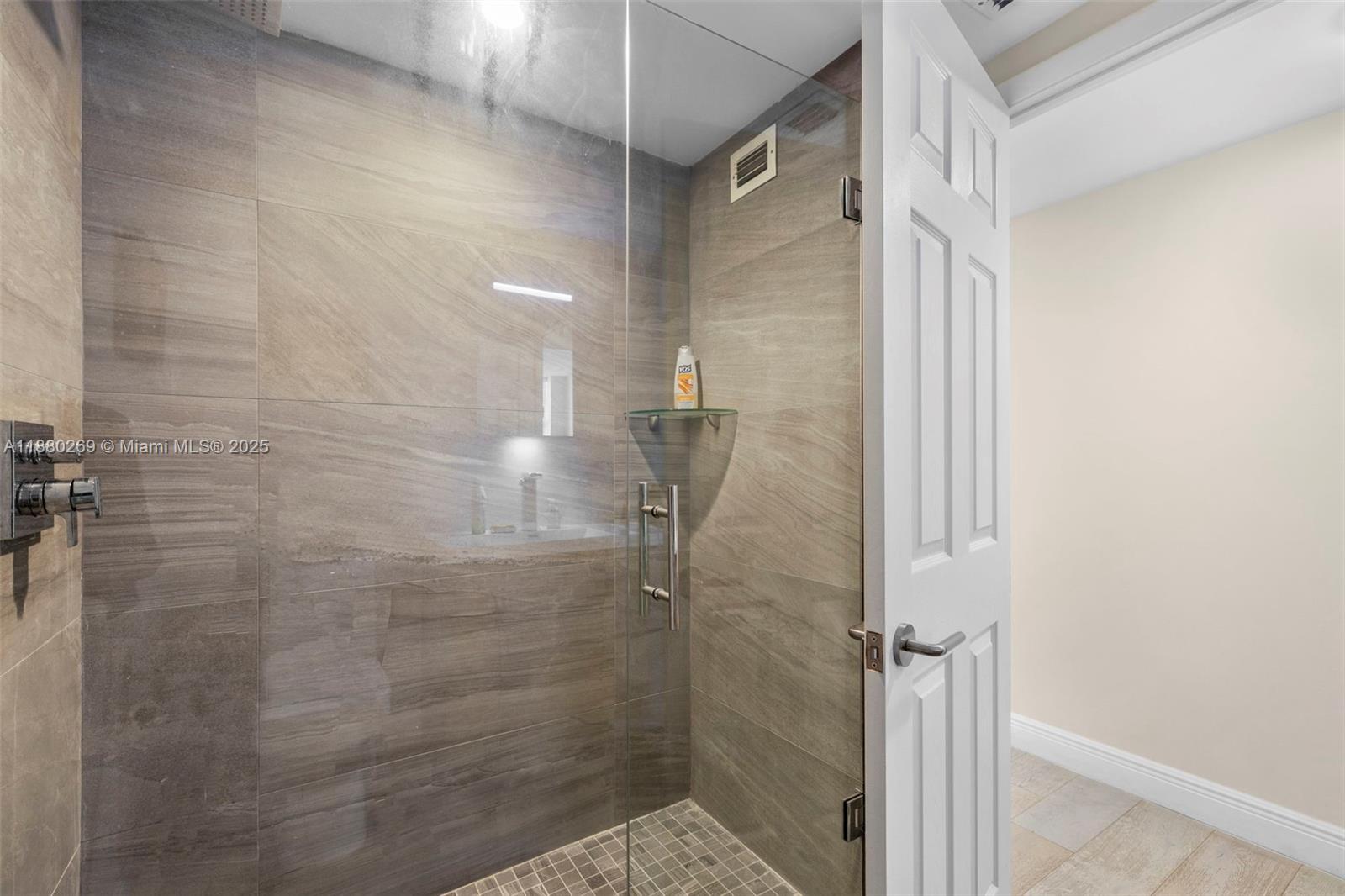 FIFTY SIX-SIXTY COLLINS A - Residential