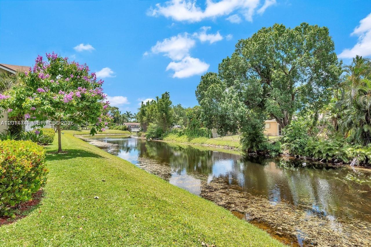 GARDENS NORTH ELEVEN COND - Residential Lease