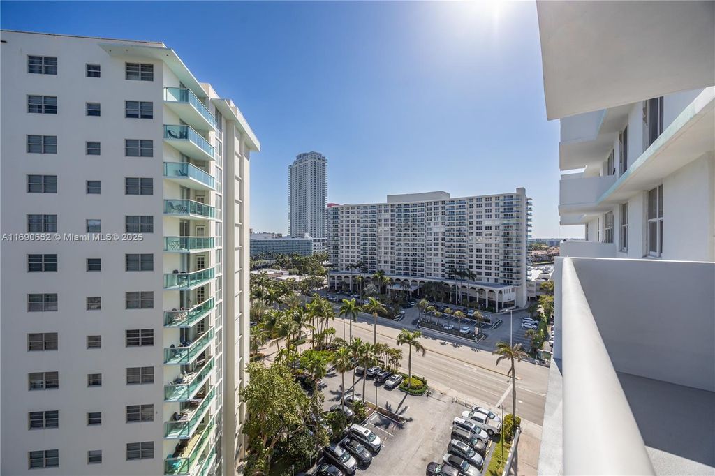 Photo of 3725 S Ocean Dr #1120, Hollywood, FL 33019 (MLS # A11690652)