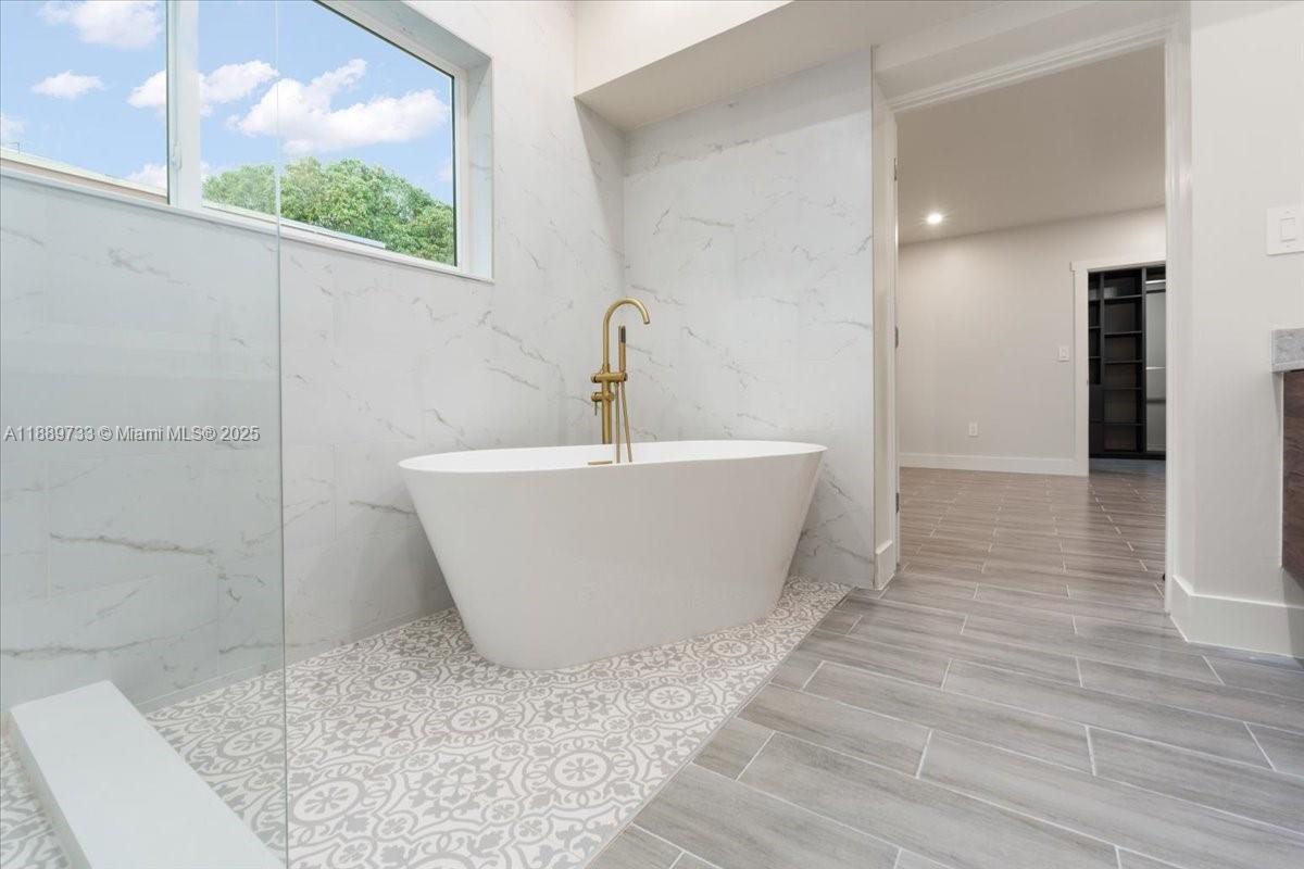 1ST ADDN BISCAYNE LAWN - Residential