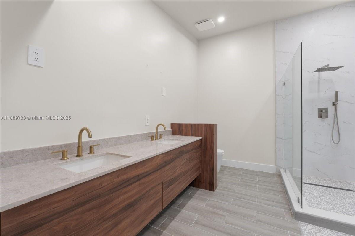 1ST ADDN BISCAYNE LAWN - Residential