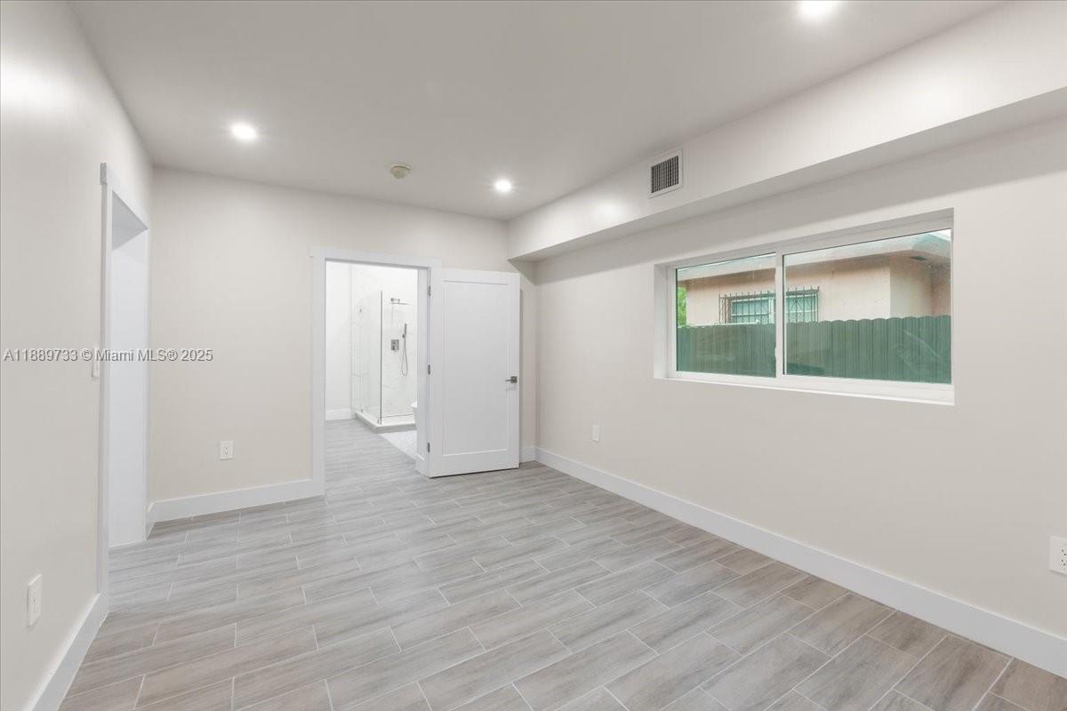 1ST ADDN BISCAYNE LAWN - Residential