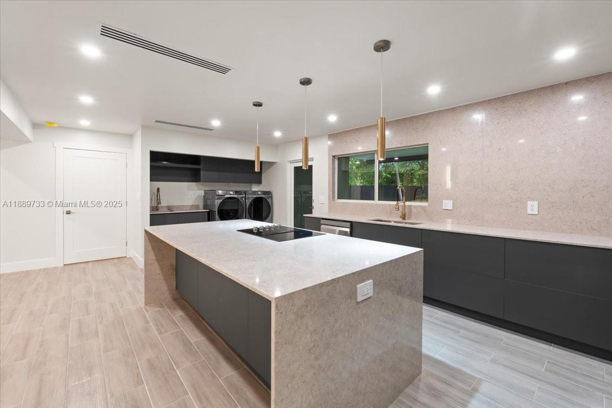 1ST ADDN BISCAYNE LAWN - Residential