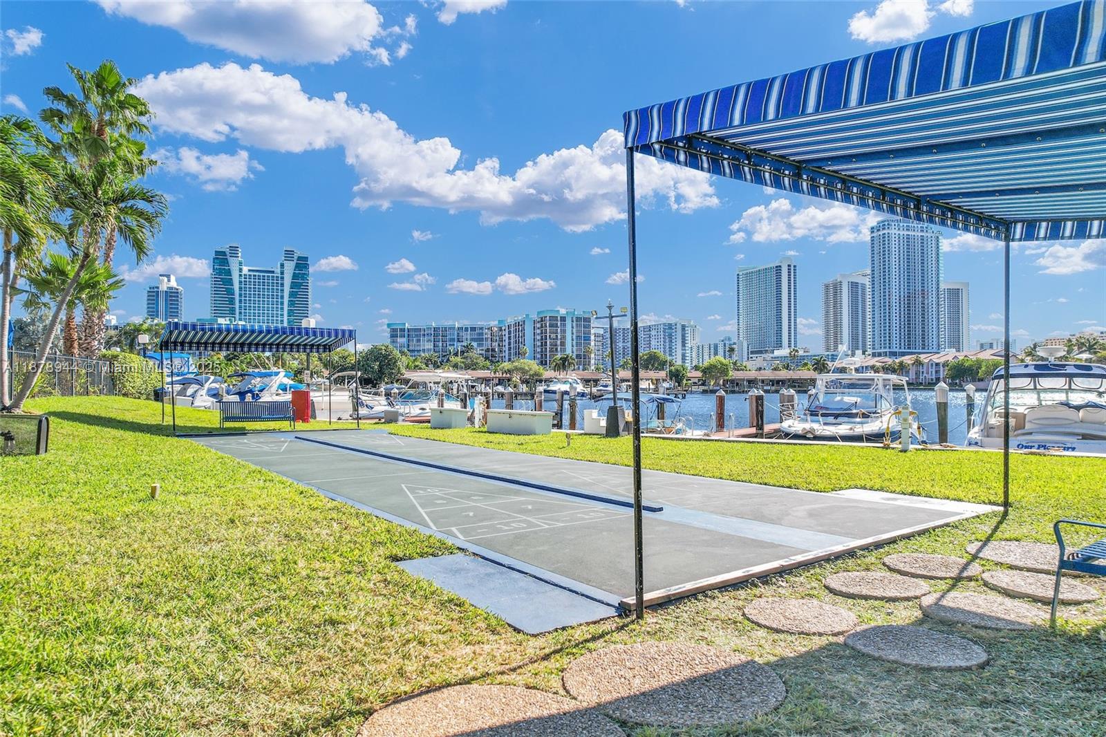 OLYMPUS CONDO PHASE - Residential