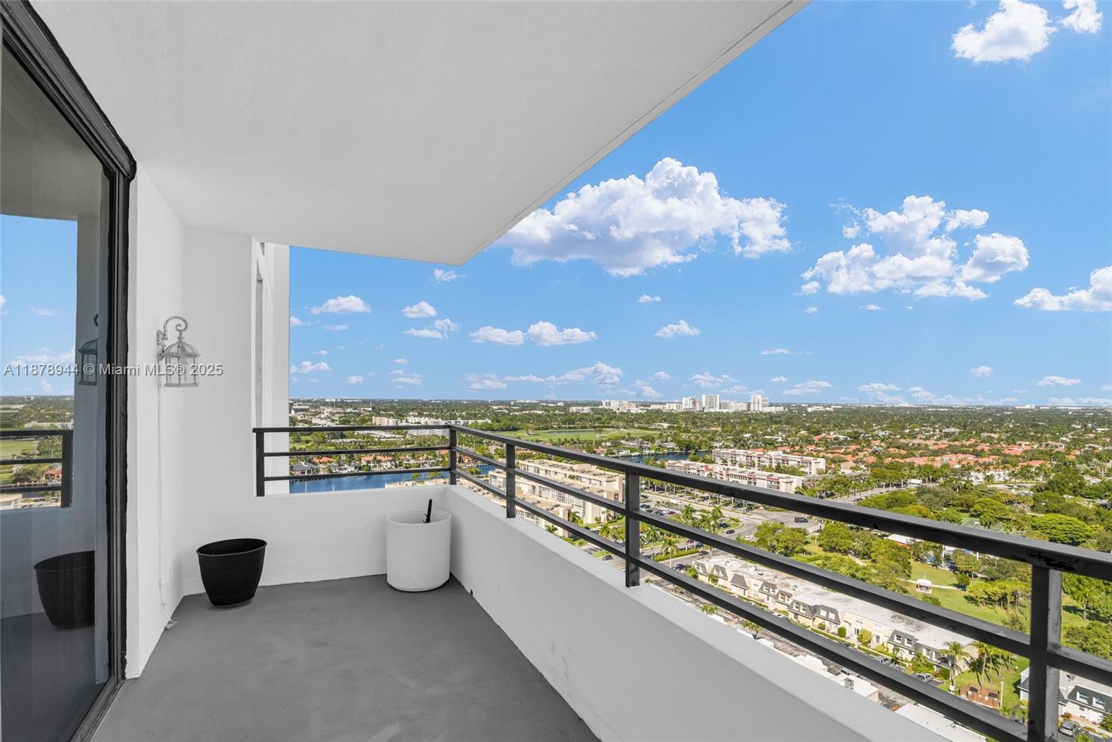 OLYMPUS CONDO PHASE - Residential