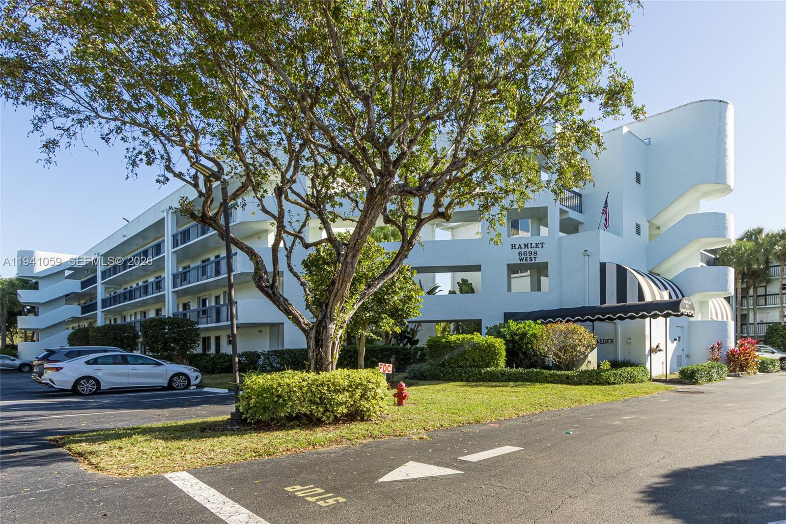 6698 N 10th Ave N 118