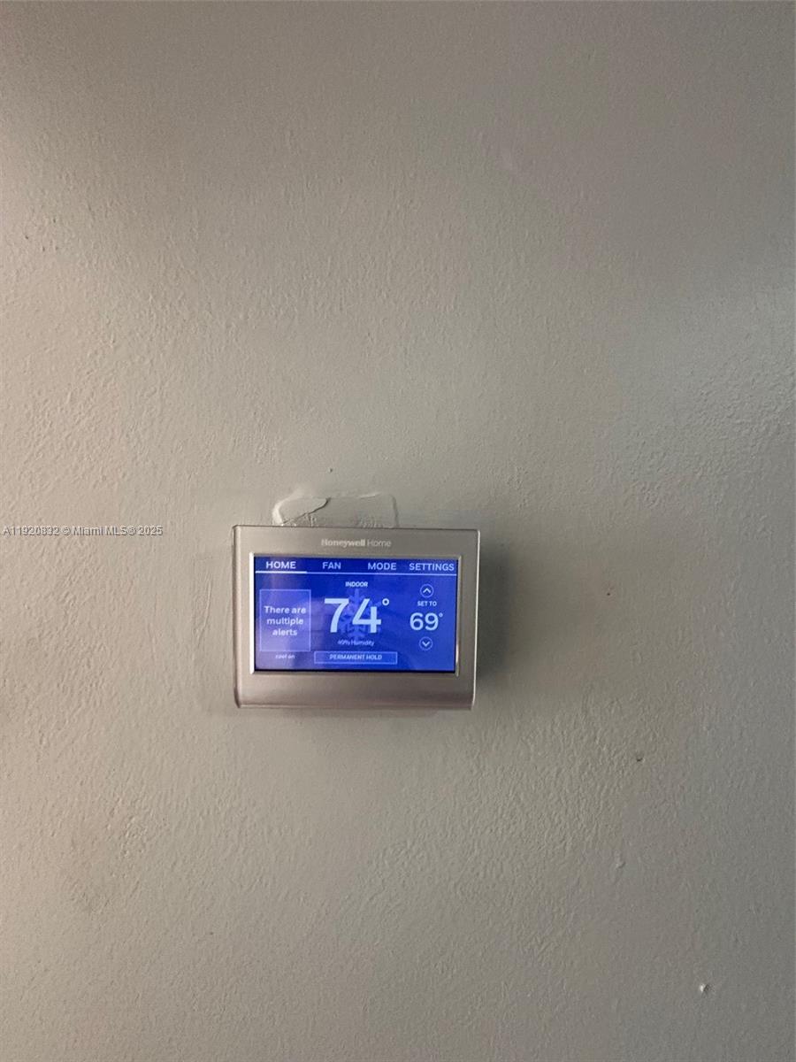 BANYAN OAKRIDGE COMMERCIA - Residential Lease