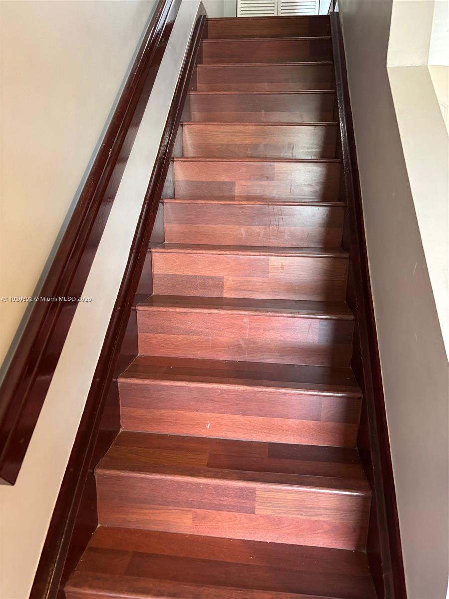 BANYAN OAKRIDGE COMMERCIA - Residential Lease