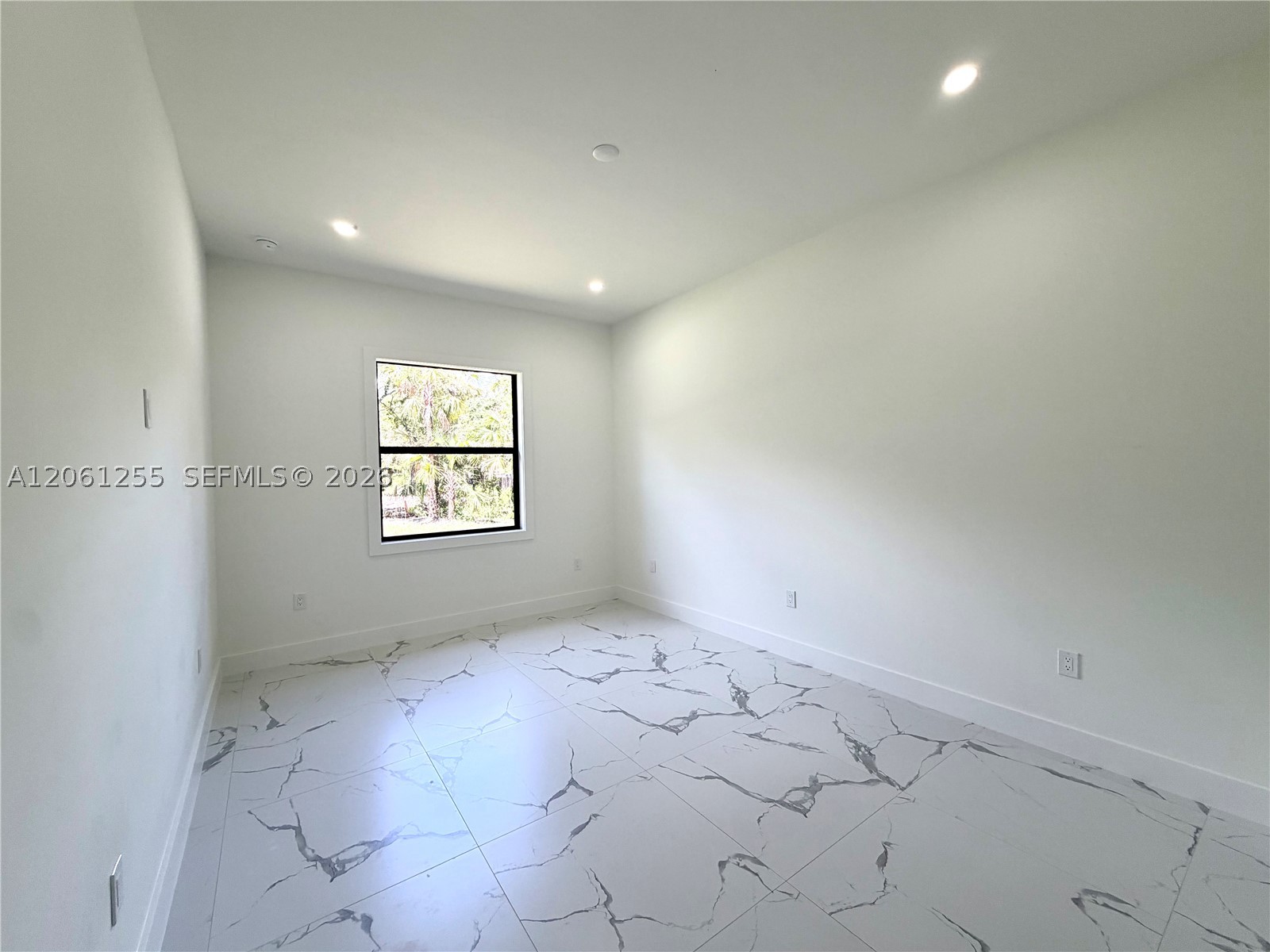 3257 Desoto Blvd S