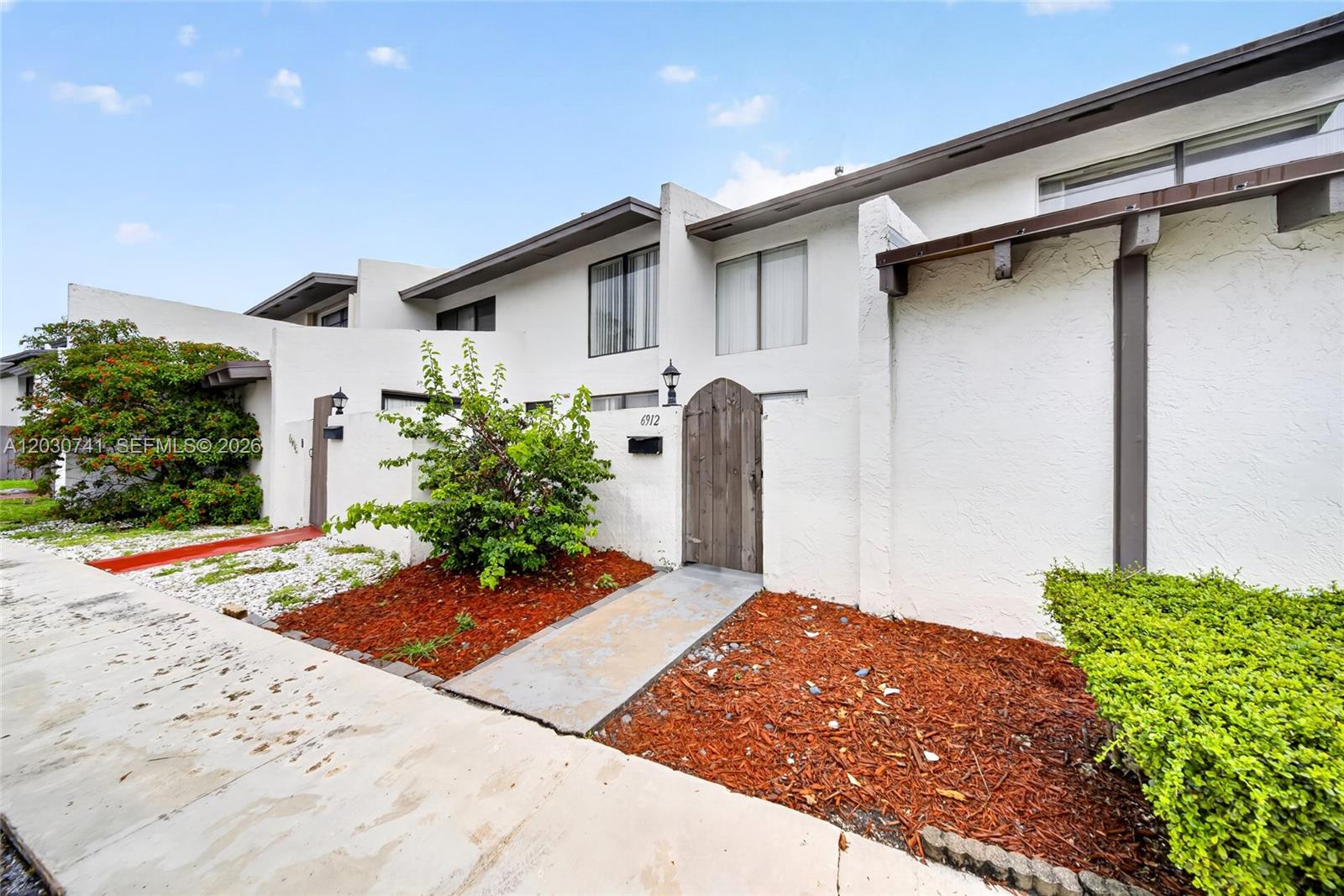 6912 SW 110th Ave - Image 1
