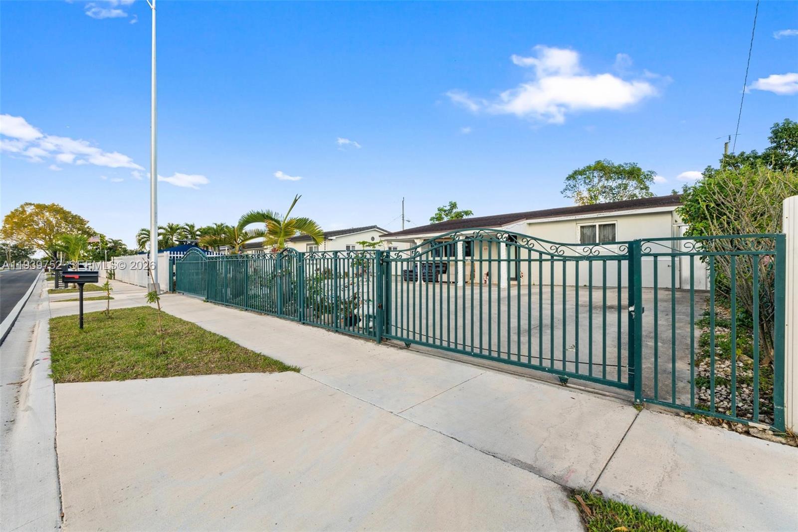 HIALEAH HOMES - Residential