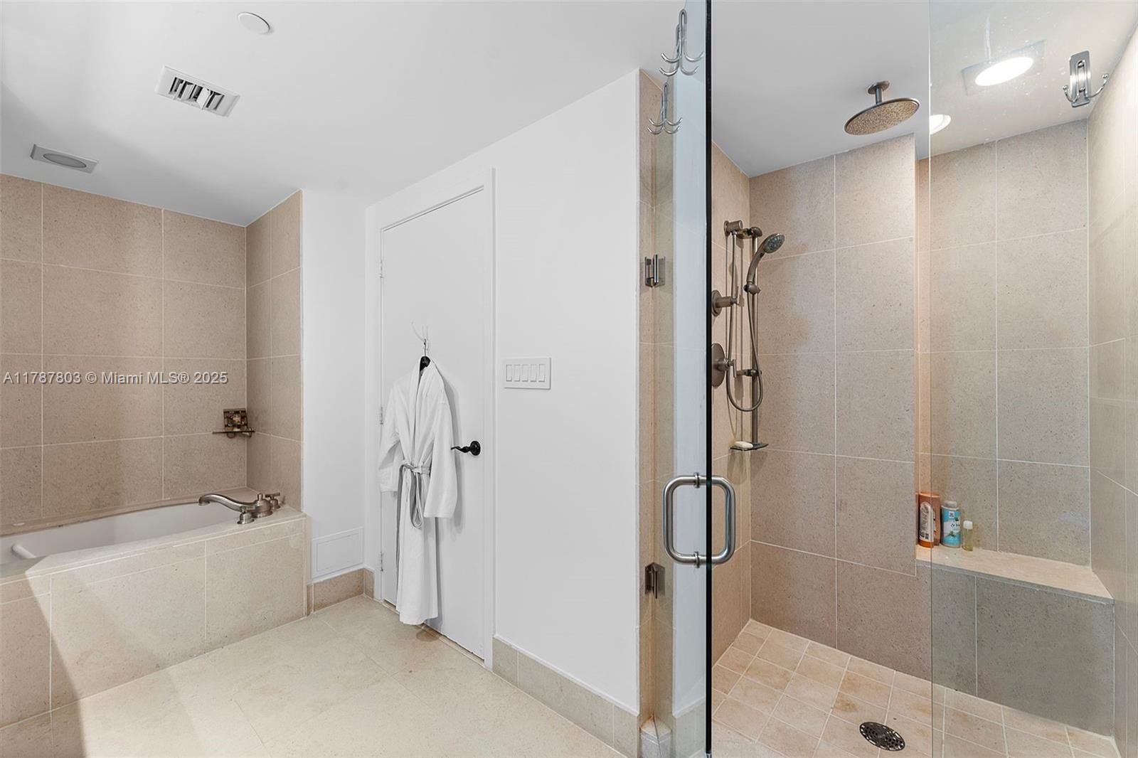 CENTRAL CARILLON BEACH CO - Residential Lease