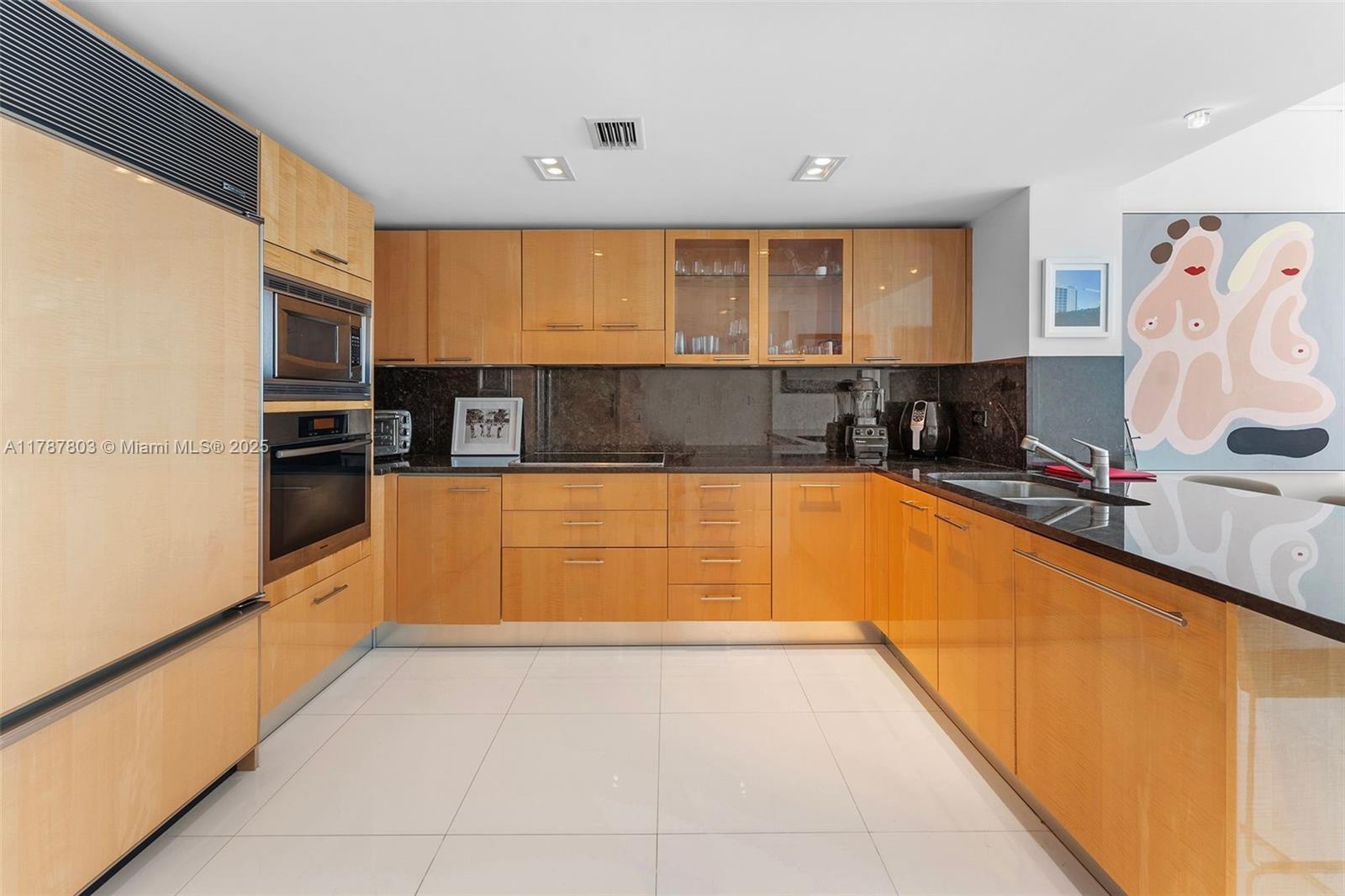CENTRAL CARILLON BEACH CO - Residential Lease