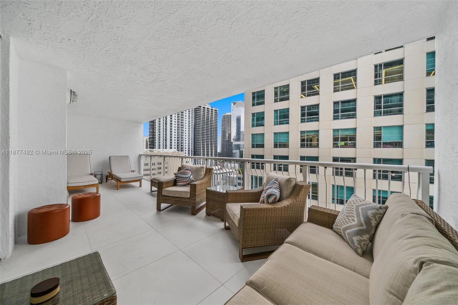 1200 Brickell Bay Dr 2812