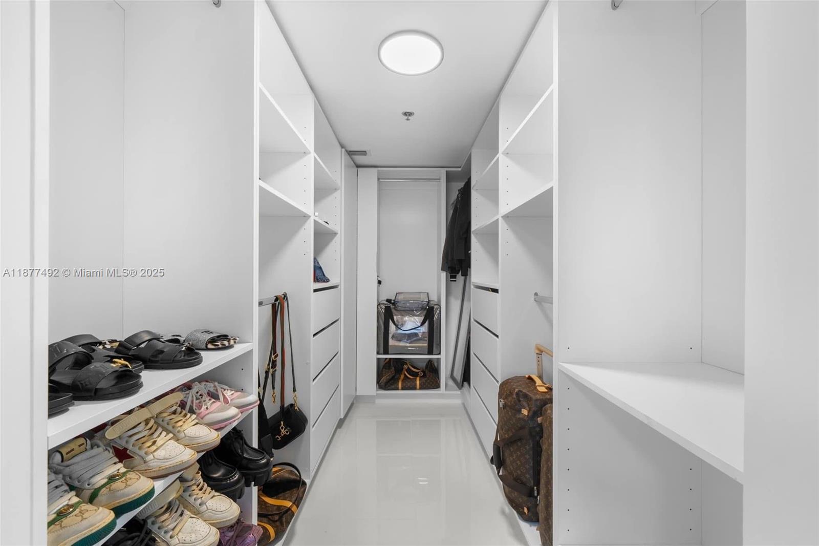 THE CLUB AT BRICKELL BAY - Residential Lease