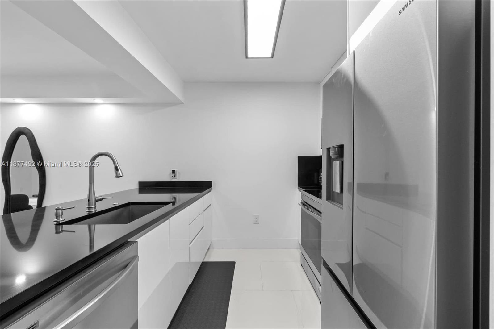 THE CLUB AT BRICKELL BAY - Residential Lease