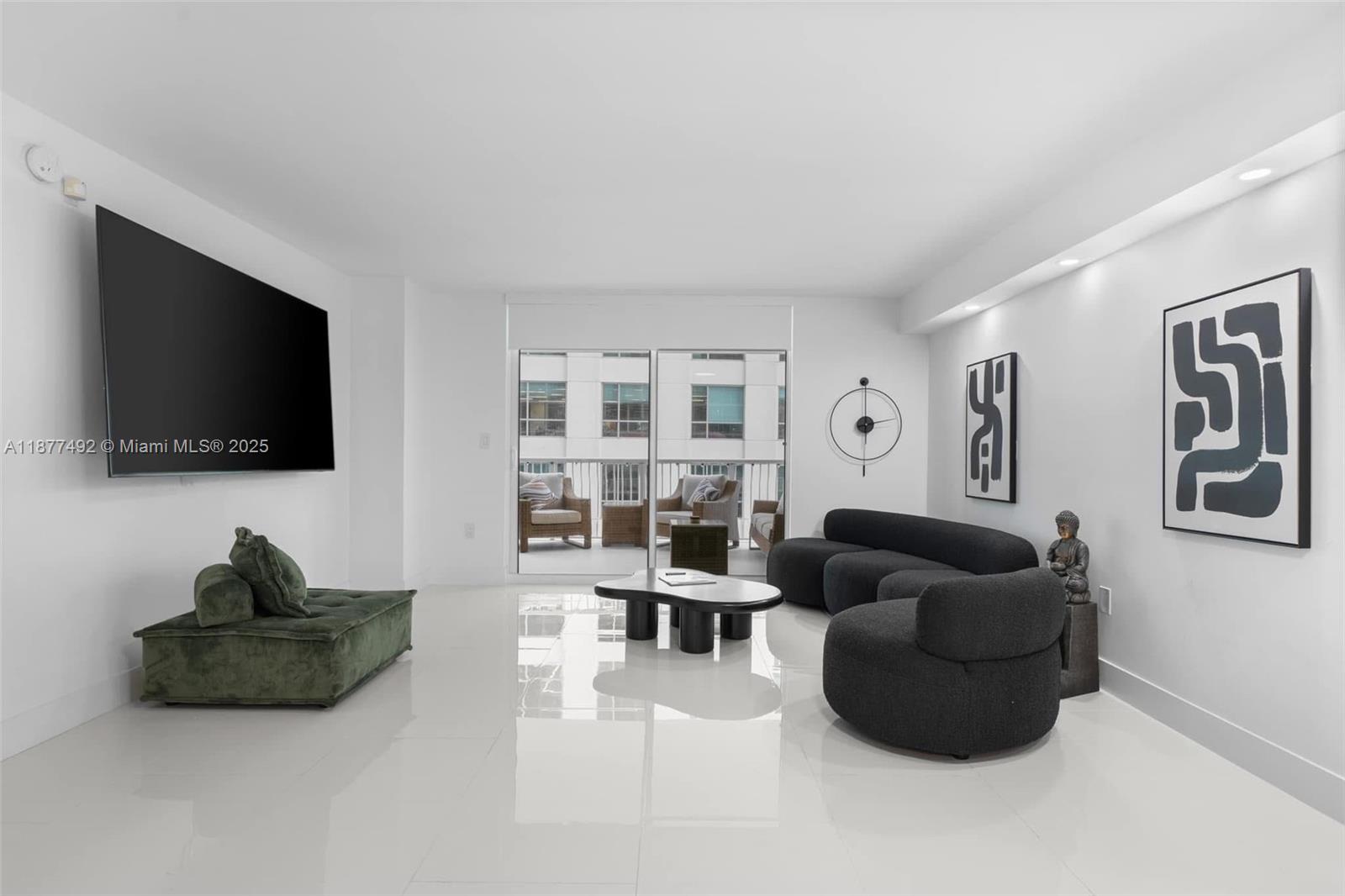 THE CLUB AT BRICKELL BAY - Residential Lease