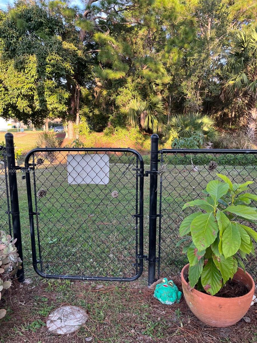 PORT ST LUCIE SECTION 13 - Residential