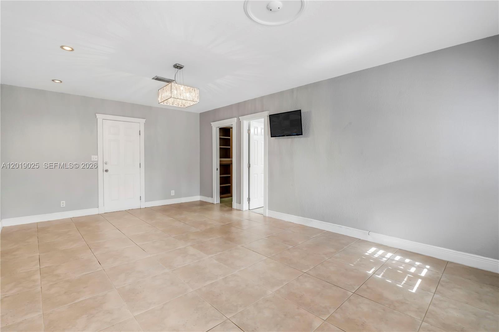 CHAMBERS SUB SW1/4 - Residential