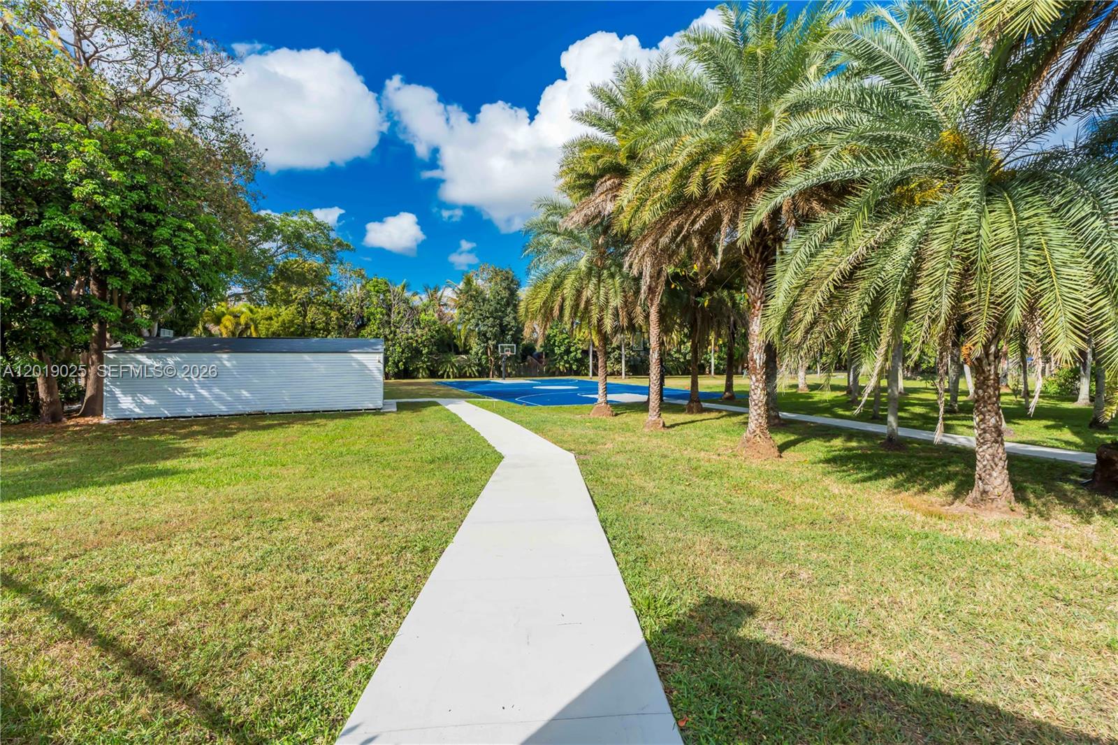 CHAMBERS SUB SW1/4 - Residential