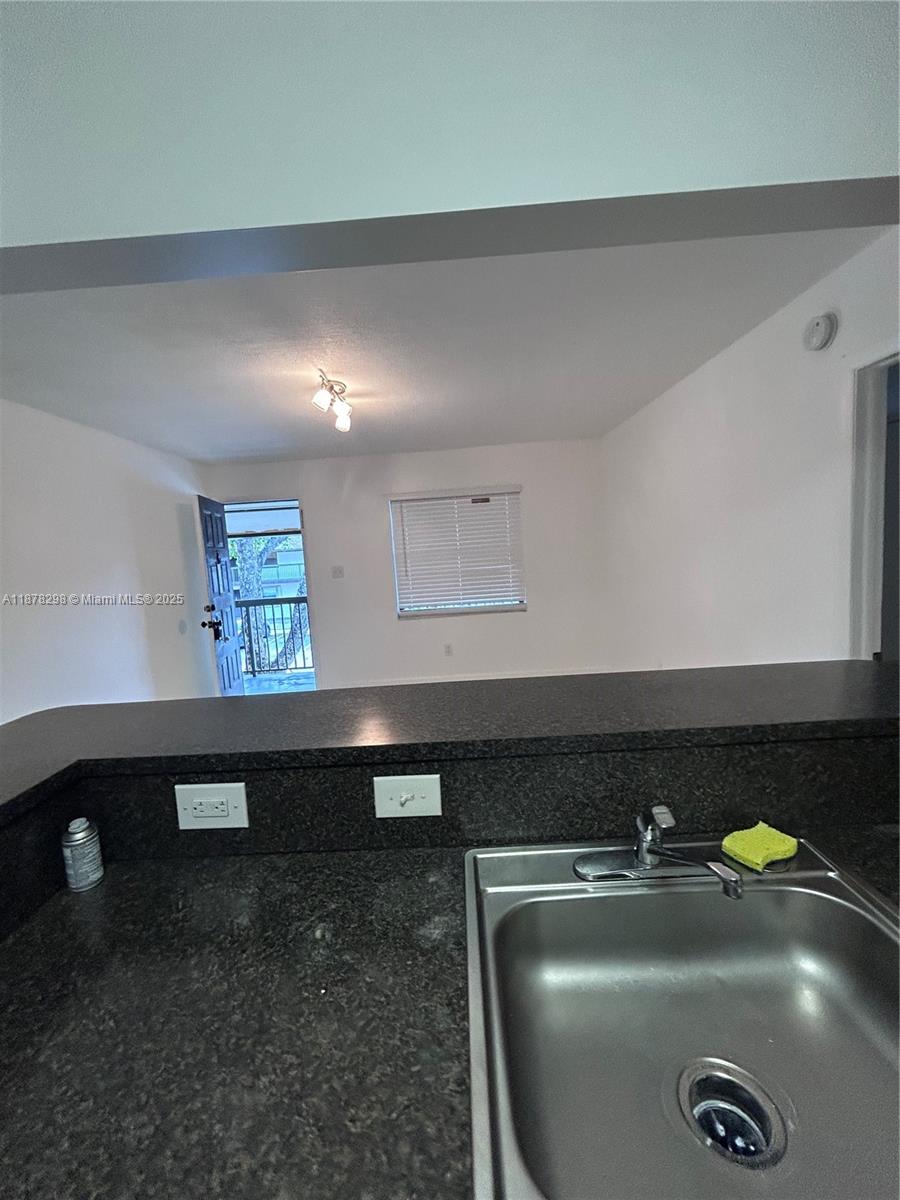 SHAKER WOODS VILLAGE - Residential