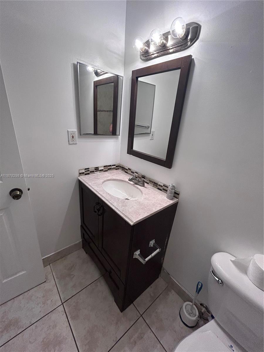 SHAKER WOODS VILLAGE - Residential