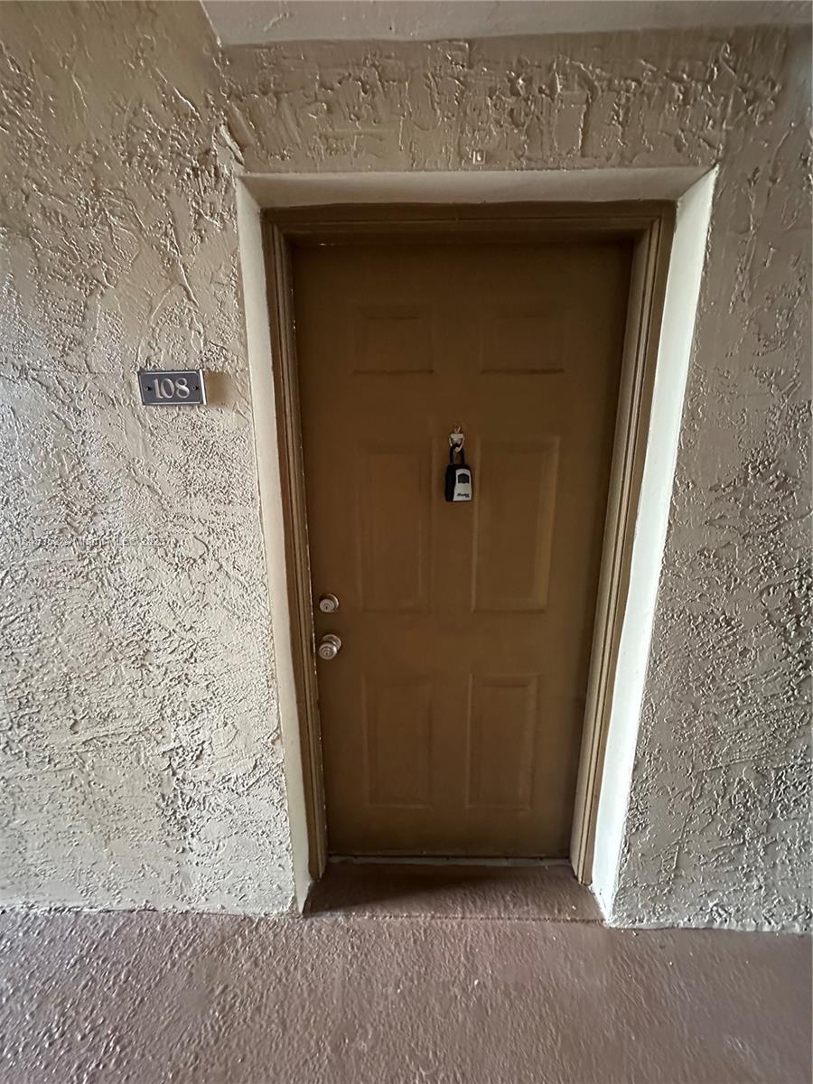 Spacious 2/2 condo in the desirable Marquesa community in Pembroke Pines. First-floor unit with new stainless steel appliances, laminate floors throughout, ceramic in bathrooms, walk-in closets, in-unit washer/dryer, and private patio. Gated community with resort-style amenities: pool, gym, racquetball court, playground, BBQ area, and movie theater. Prime location across from Pembroke Lakes Mall, near highways, restaurants, and top schools. Easy to show—use ShowingTime or text agent. Submit complete rental package. HOA approval required.