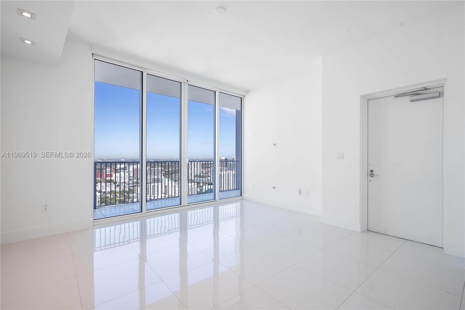 PARAMOUNT BAY CONDO - Residential
