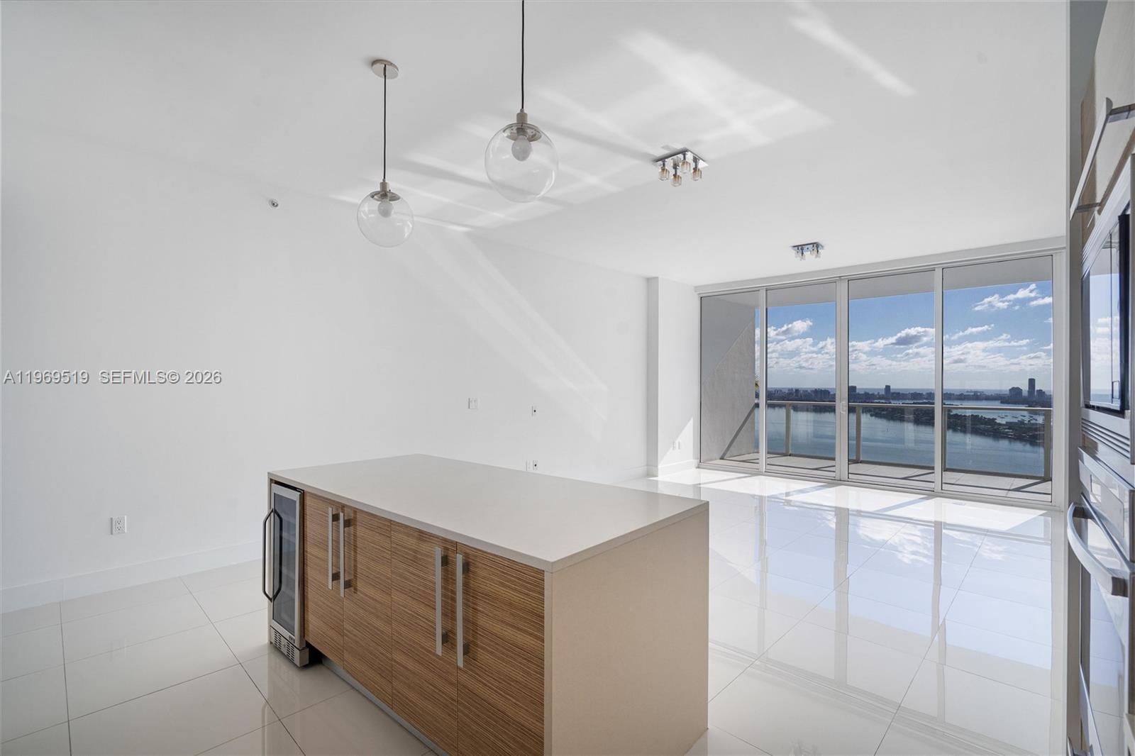 PARAMOUNT BAY CONDO - Residential