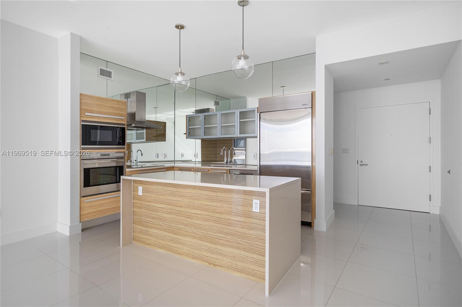 PARAMOUNT BAY CONDO - Residential