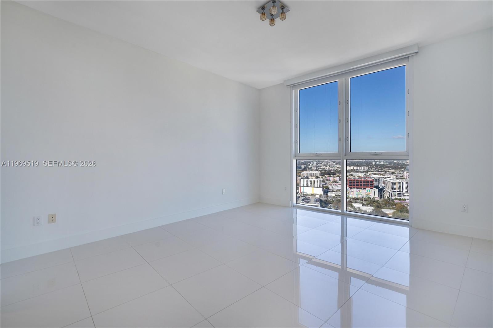 PARAMOUNT BAY CONDO - Residential