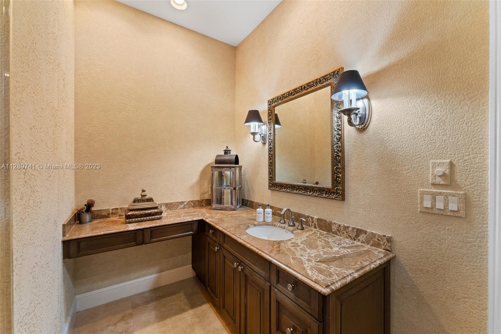 INTRACOASTAL PARK - Residential