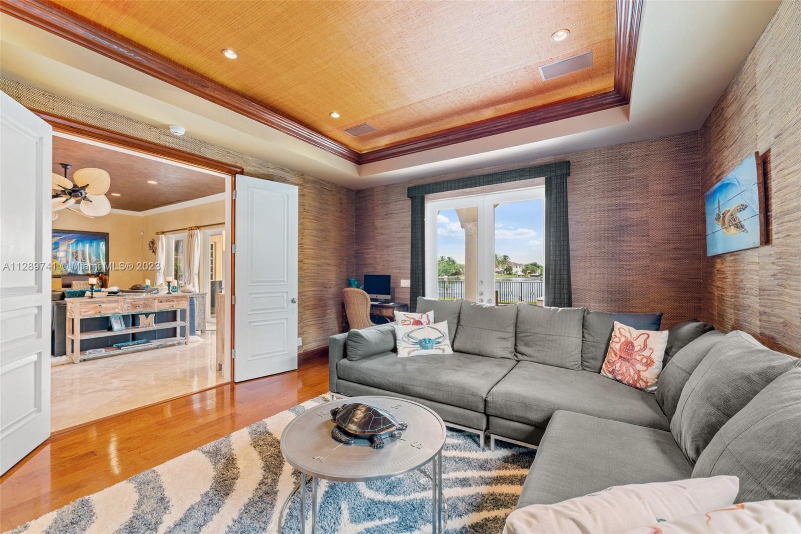 INTRACOASTAL PARK - Residential