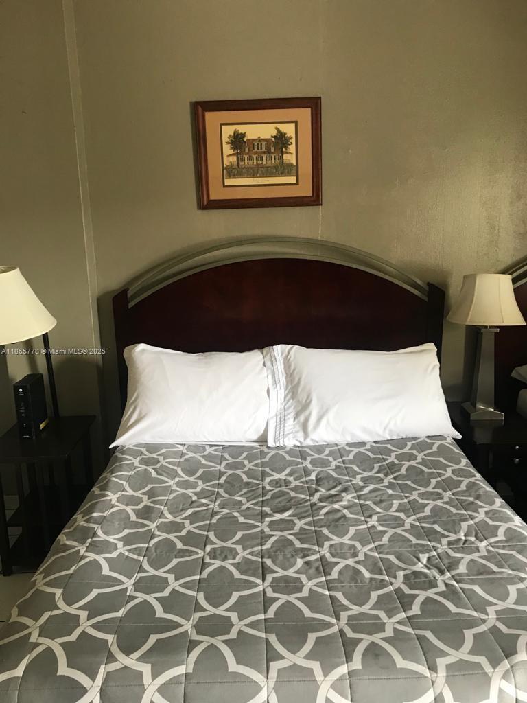 26 Diplomat Pkwy 2233