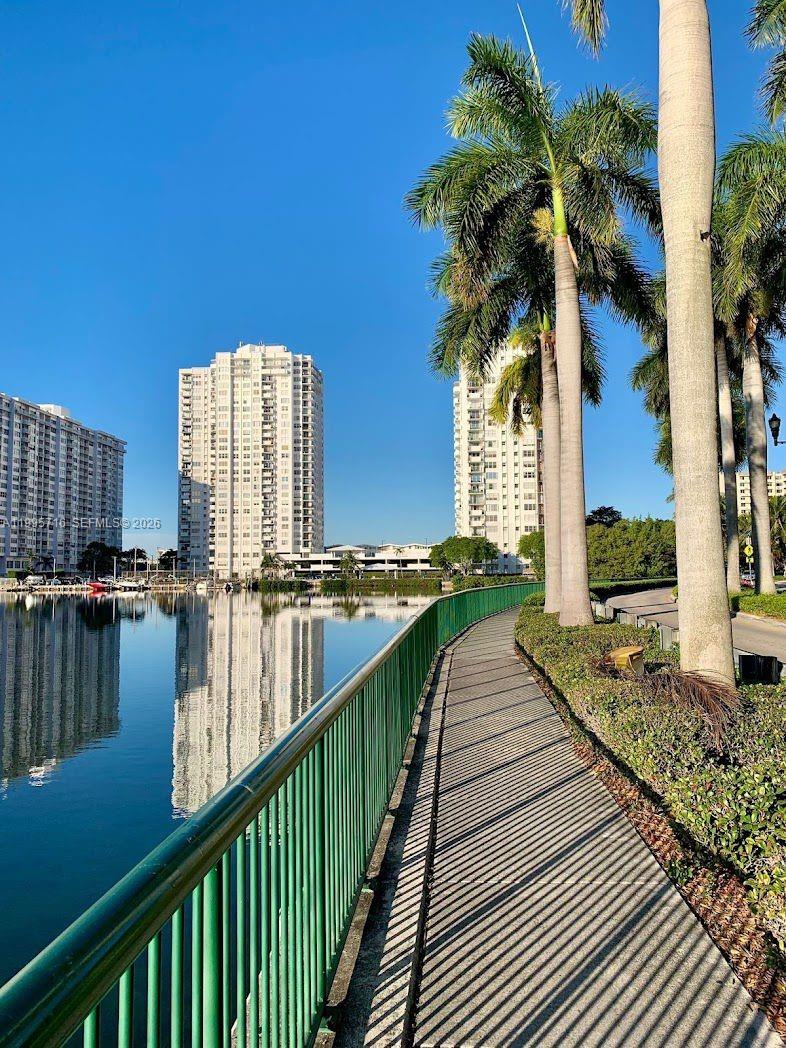 COMMODORE PLAZA CONDO - Residential