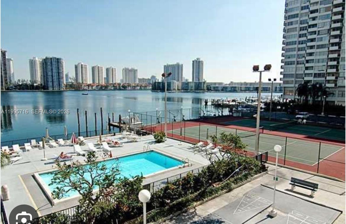 COMMODORE PLAZA CONDO - Residential