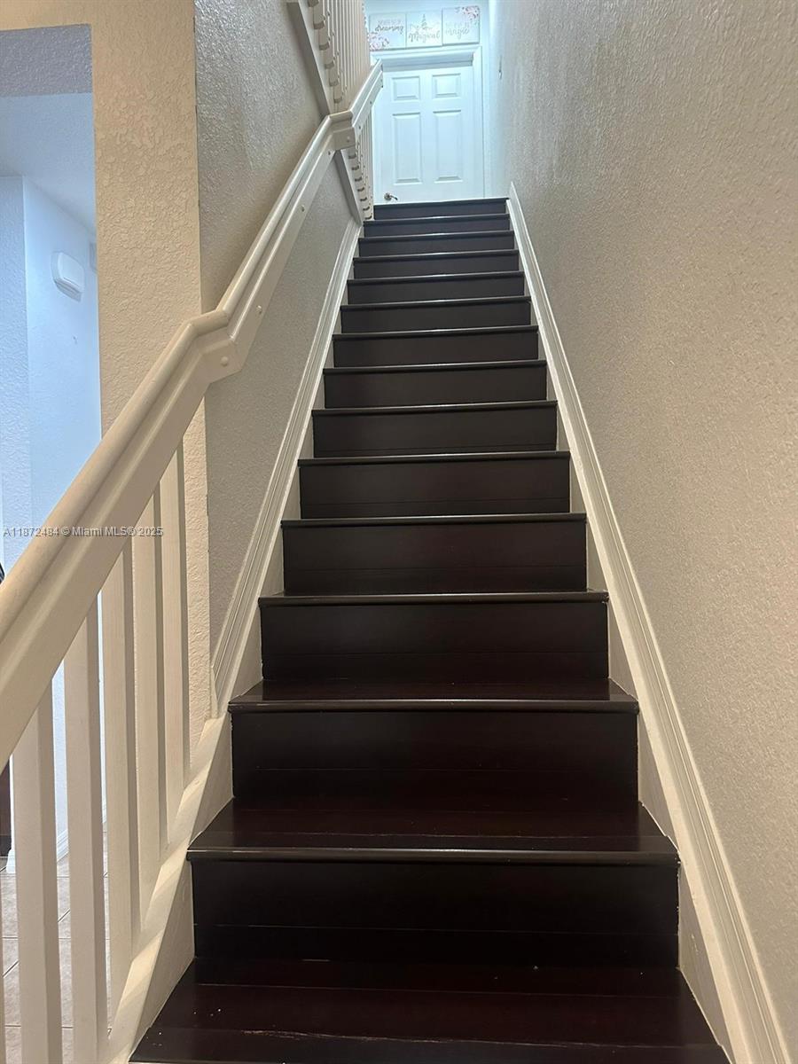 VILLAGE WALK - Residential Lease