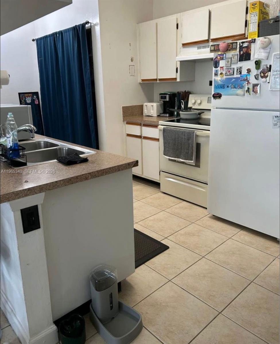 LA HACIENDA COUNTRY CLUB - Residential