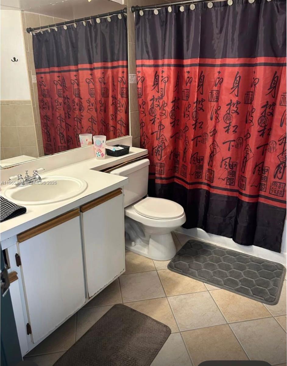 LA HACIENDA COUNTRY CLUB - Residential