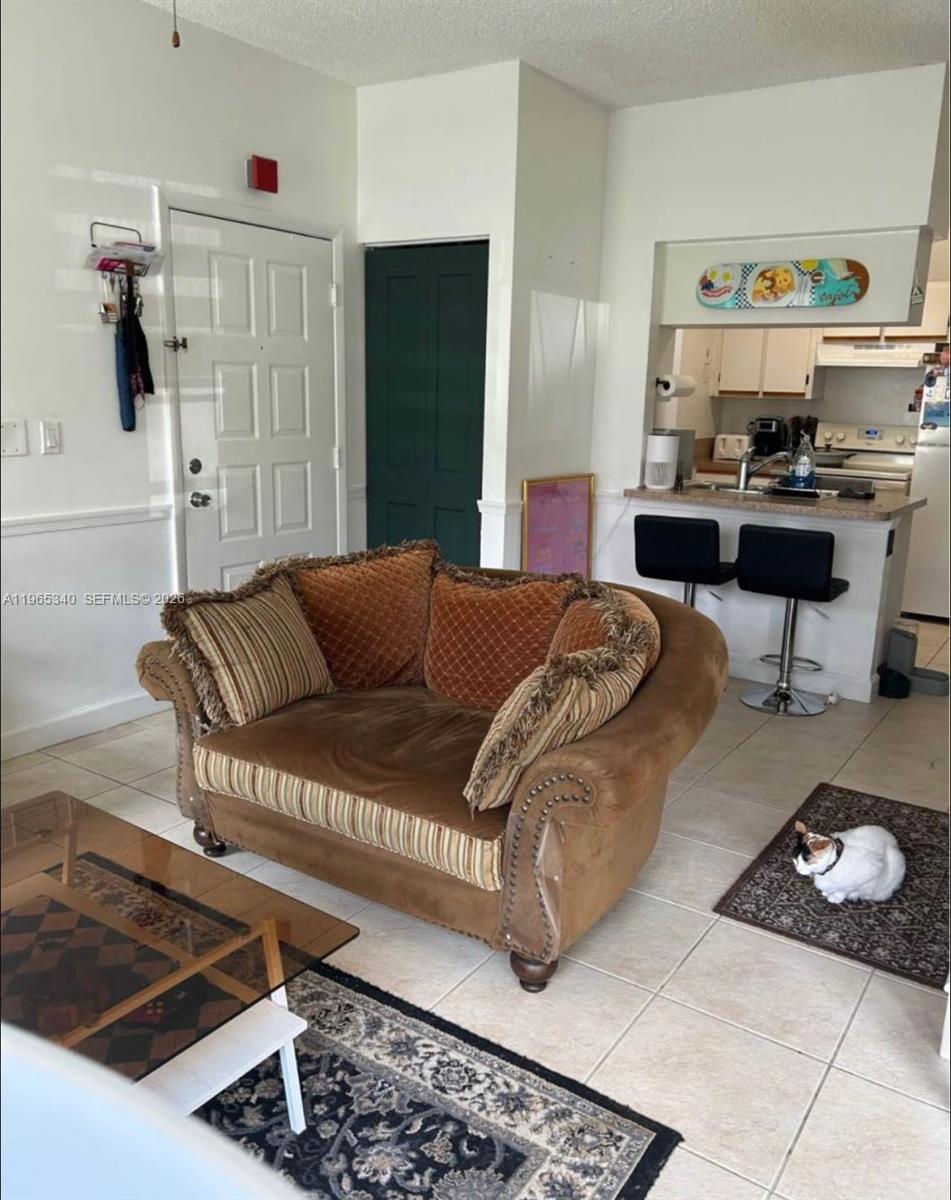 LA HACIENDA COUNTRY CLUB - Residential