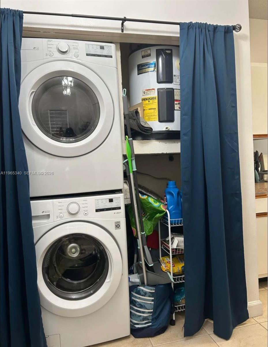 LA HACIENDA COUNTRY CLUB - Residential