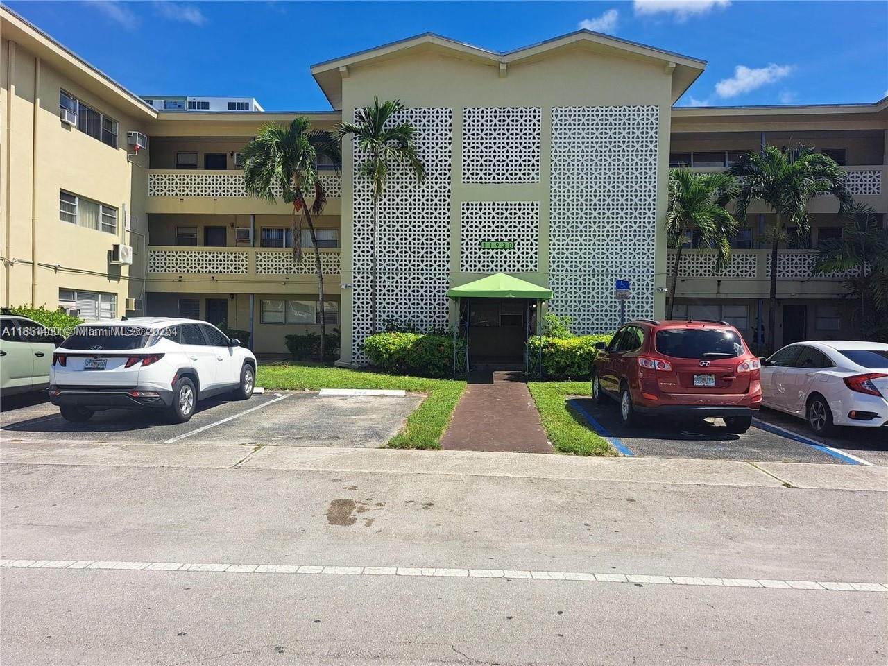 Convenient corner unit, 1st floor, renovated kitchen, bathroom & floors. Parking right outside your door. Excellent schools & neighborhood.